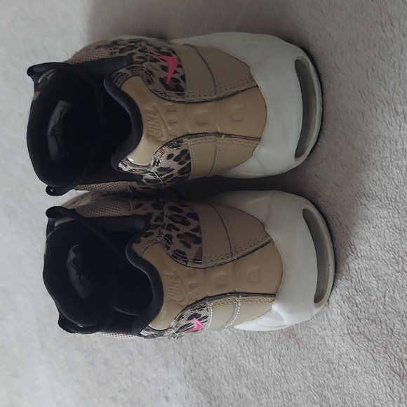 *SOLD* 2018 NIKE Air Max 95 Premium Desert Ore/Laser Fuschia-Black Leopard Print - Picture 6 of 10